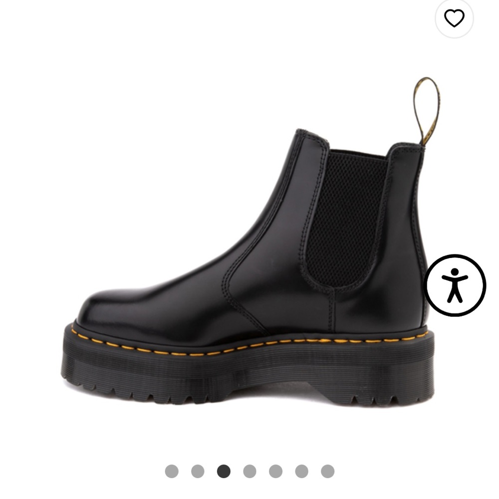 Great condition Dr. Martens 2976 Platform Chelsea Boot - Black